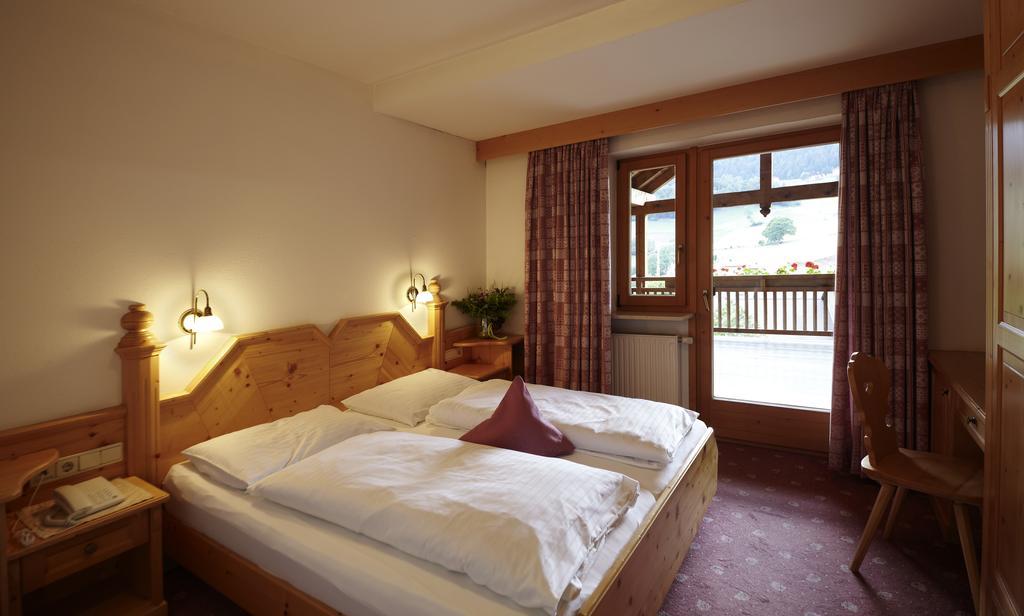 Hotel Zum Loewen - Al Leone Meltina Quarto foto